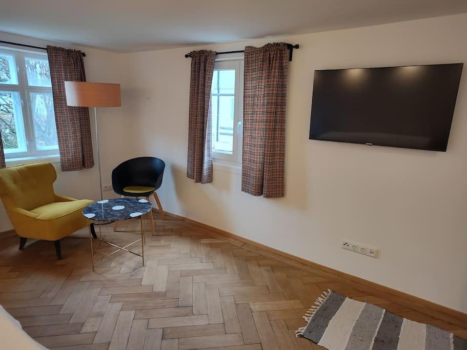 Ferienwohnung Resl - Geschmackvoll Renoviert & Zentral Im Historischen Schindelhaus Oberstaufen Buitenkant foto